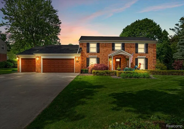 Photo 1 of Sale Pending at 931 S Shady Holw Cir, Bloomfield Hills, MI 48304 | MLS# 20261039871 | Listing updated on 2026-06-12