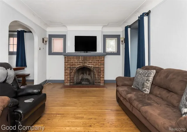 Photo 3 of Single family home for sale at 15223 Thomas Ave, Allen Park, MI 48101 | MLS# 20261039886 | Listing updated on 2026-09-17