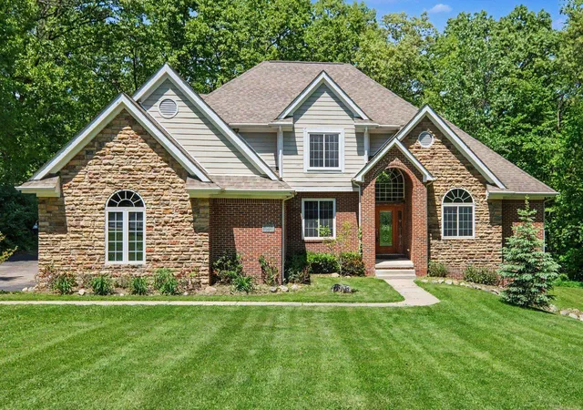 Photo 1 of Single family home for sale at 15600 Pine Ridge Dr, Holly, MI 48442 | MLS# 5050209626 | Listing updated on 2026-06-09