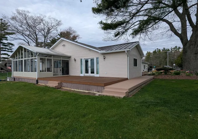 3rd image of 488 N Huron Rd, Au Gres, MI 48703 | MLS# 77080069042