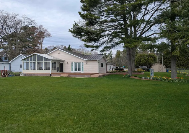 5th image of 488 N Huron Rd, Au Gres, MI 48703 | MLS# 77080069042