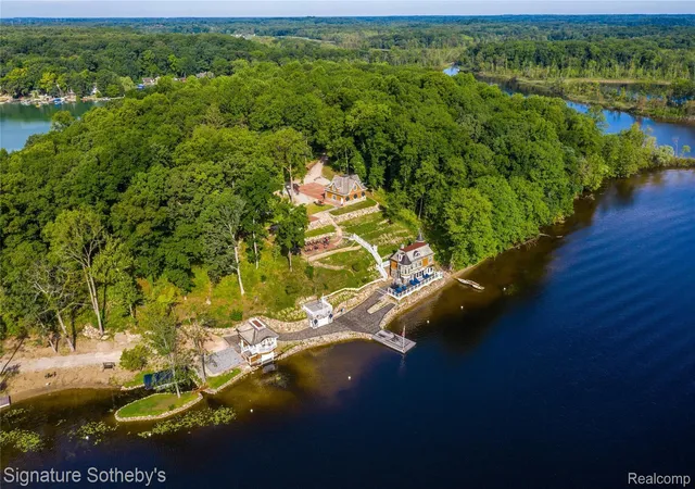 Homes for sale in Lyndon Township Washtenaw, MI | 14625 A Edgewater Dr, Lyndon Township Washtenaw, MI 48137 | MLS# 20261039900