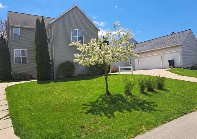 Photo 3 of Single family home for sale at 573 Brownstone St, Holland, MI 49423 | MLS# 71026026105 | Listing updated on 2026-08-26