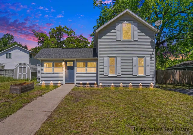1st image of 416 Pine St, Fruitport, MI 49415 | MLS# 71026026110