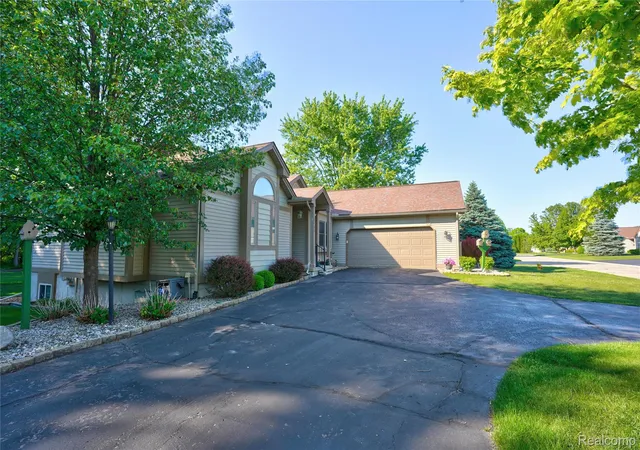 3rd image of 3433 Pinemeadow Ct, Davison, MI 48423 | MLS# 20261039928