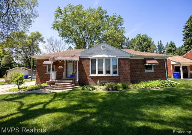 Homes for sale in Fraser City Macomb, MI | 33033 Edgegrove, Fraser City Macomb, MI 48026 | MLS# 20261039942