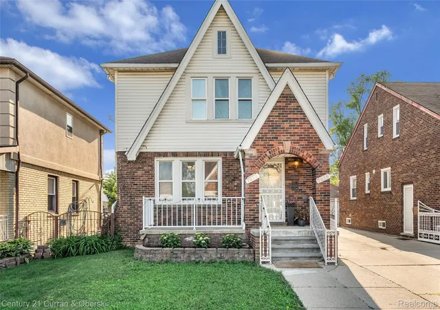 Listing Photo 2 - Condo for sale in building located at 7013 Payne Ave, Dearborn, MI 48126