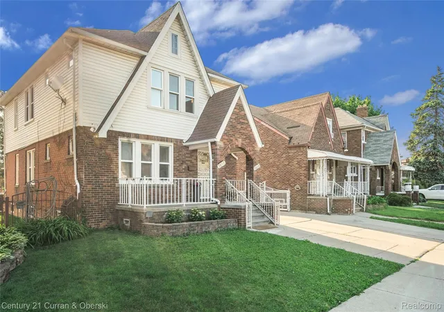 Listing Photo 3 - Condo for sale in building located at 7013 Payne Ave, Dearborn, MI 48126