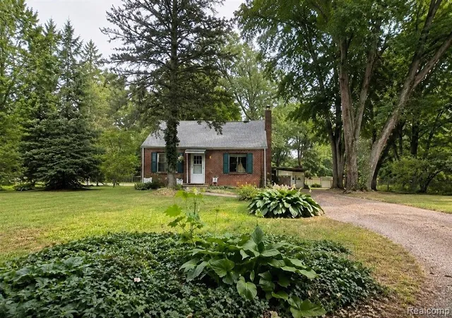 Photo 1 of Sale Pending at 9552 Wayne Rd, Livonia, MI 48150 | MLS# 20261039948 | Listing updated on 2026-09-04