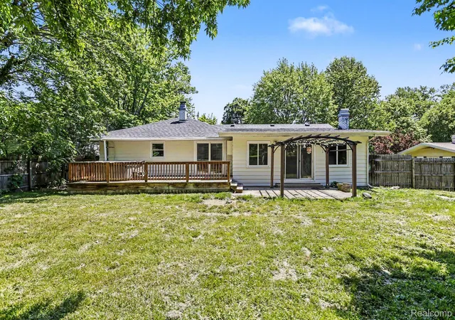 Photo 4 of Single family home for sale at 724 Chippewa Trl, Niles, MI 49120 | MLS# 20261039957 | Listing updated on 2026-09-17