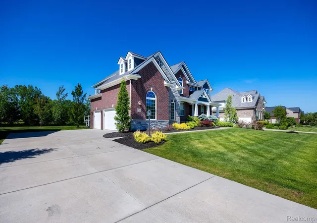 Photo 2 of Single family home for sale at 57558 Stoneleigh Dr, South Lyon, MI 48178 | MLS# 20261039961 | Listing updated on 2026-06-08