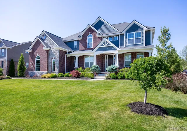 Photo 3 of Single family home for sale at 57558 Stoneleigh Dr, South Lyon, MI 48178 | MLS# 20261039961 | Listing updated on 2026-06-08