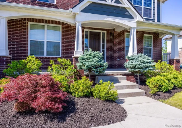 Photo 4 of Single family home for sale at 57558 Stoneleigh Dr, South Lyon, MI 48178 | MLS# 20261039961 | Listing updated on 2026-06-08