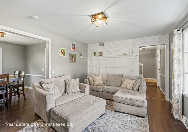 4th image of 12119 Sanders Dr, Freeland, MI 48623 | MLS# 61050209674