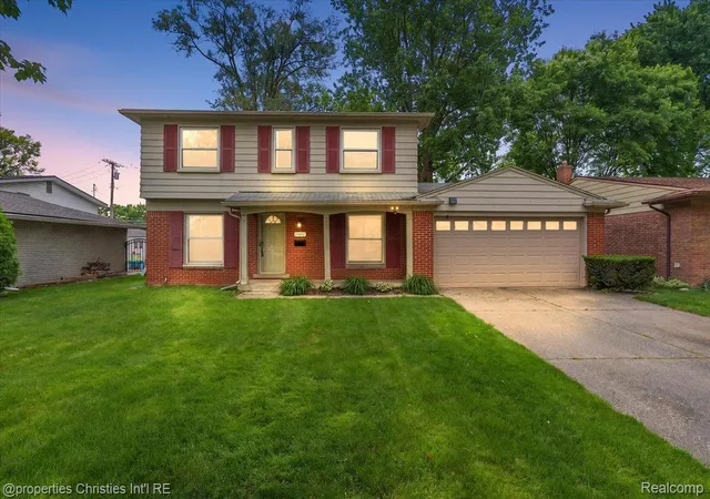 Photo 1 of Single family home for sale at 15602 Comstock St, Livonia, MI 48154 | MLS# 20261039991 | Listing updated on 2026-06-08