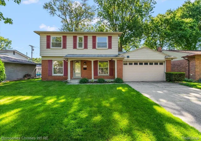 Photo 2 of Single family home for sale at 15602 Comstock St, Livonia, MI 48154 | MLS# 20261039991 | Listing updated on 2026-06-08