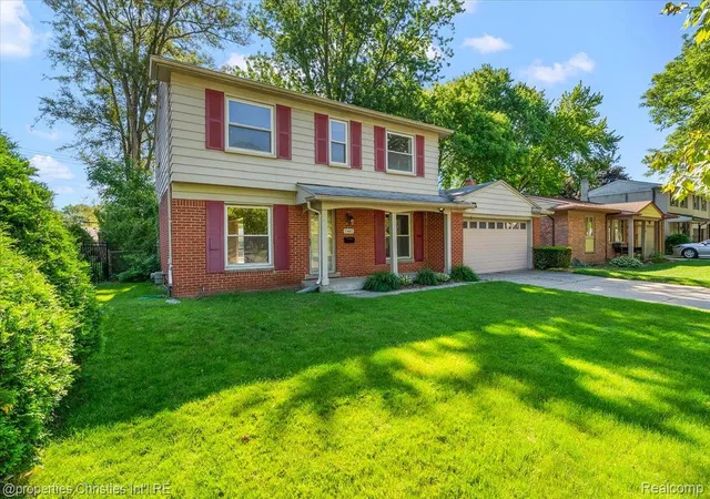Photo 3 of Single family home for sale at 15602 Comstock St, Livonia, MI 48154 | MLS# 20261039991 | Listing updated on 2026-06-08
