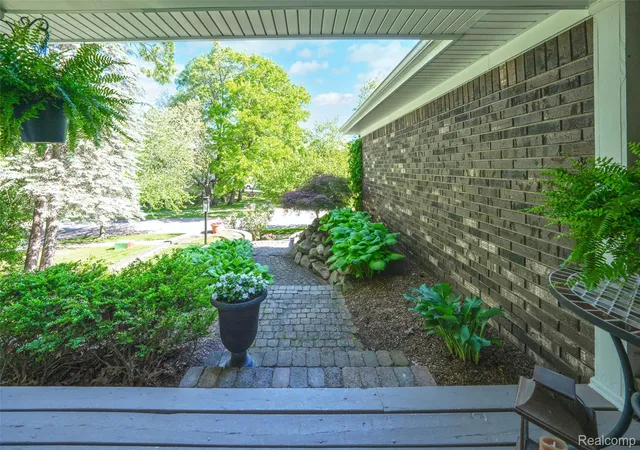 3rd image of 7841 Rampart Trl, Waterford, MI 48327 | MLS# 20261040000