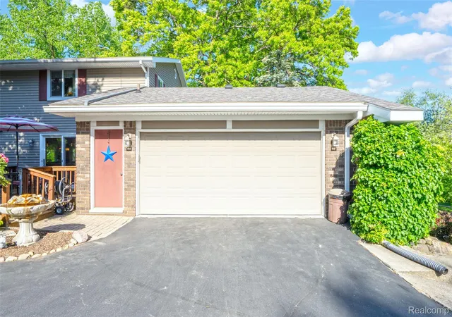 5th image of 7841 Rampart Trl, Waterford, MI 48327 | MLS# 20261040000