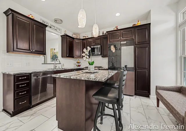 Listing Photo 4 - Condo for sale in building located at 1071 Kensington St NW, Grand Rapids, MI 49534 - Unit #81