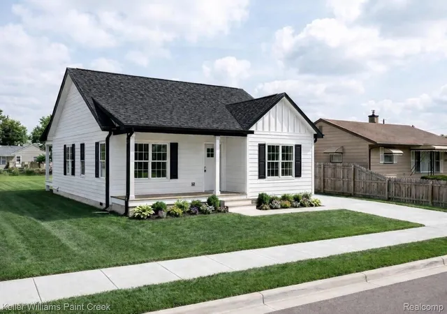 Photo 1 of Single family home for sale at 587 California Ave, Pontiac, MI 48341 | MLS# 20261040005 | Listing updated on 2026-06-10