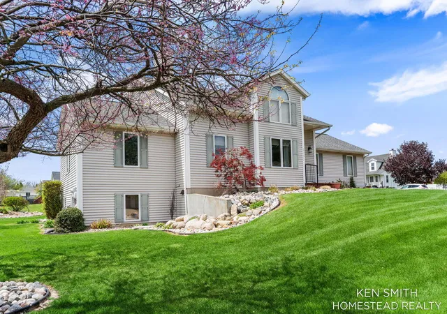 3rd image of 5131 Windybrook Dr Sw, Wyoming, MI 49418 | MLS# 65026026153