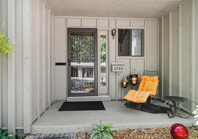 Listing Photo 3 - Condo for sale in building located at 3755 Cedaridge Rd, Kalamazoo, MI 49008