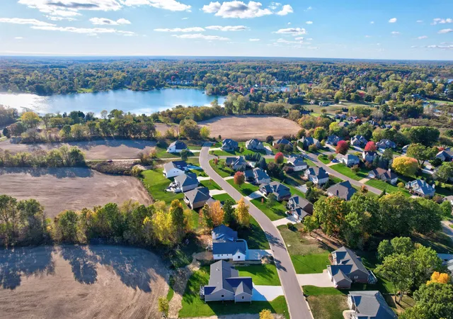 Photo 3 of Single family home for sale at 4341 Stepping Stone Ln, Fenton, MI 48430 | MLS# 5050209695 | Listing updated on 2026-09-30