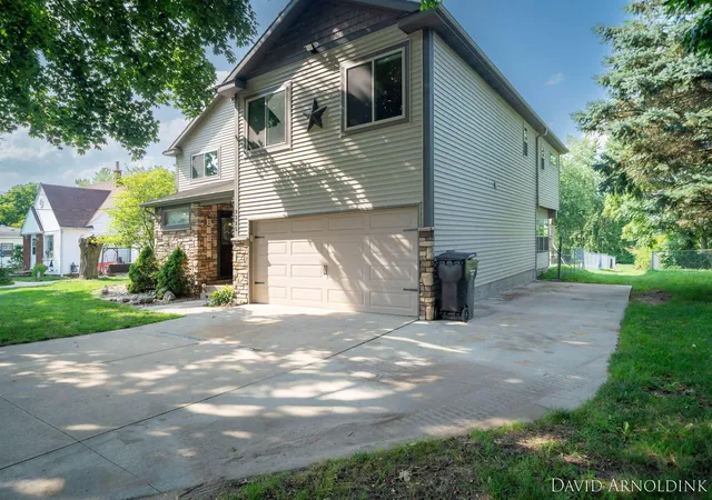 3rd image of 2325 Riley Ct, Hudsonville, MI 49426 | MLS# 71026026174