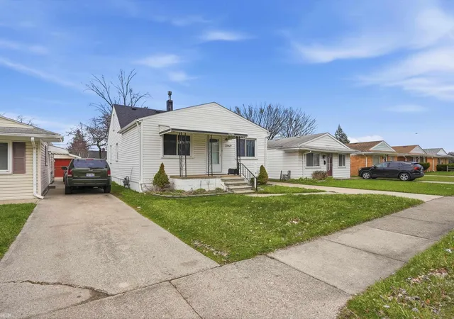 2nd image of 20629 Hollywood St, Harper Woods, MI 48225 | MLS# 58050209702