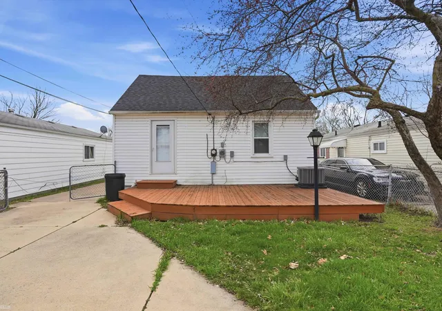 27th image of 20629 Hollywood St, Harper Woods, MI 48225 | MLS# 58050209702