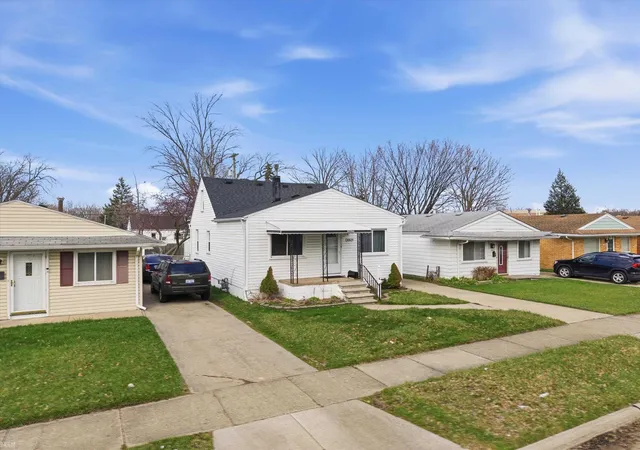 4th image of 20629 Hollywood St, Harper Woods, MI 48225 | MLS# 58050209702