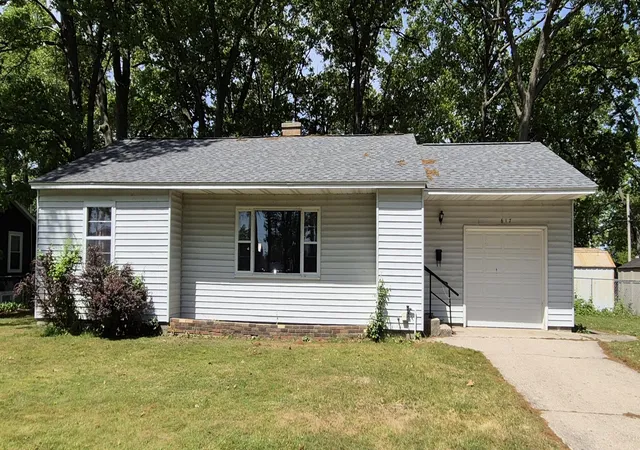 Homes for sale in North Muskegon City Muskegon, MI | 617 Oscar, North Muskegon City Muskegon, MI 49445 | MLS# 71026026188