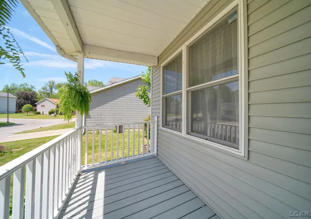 Photo 3 of Single family home for sale at 901 Bradish St, Adrian City Lenawee, MI 46025 | MLS# 56050209705 | Listing updated on 2026-06-06