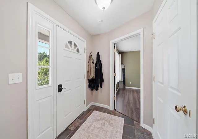 Photo 4 of Single family home for sale at 901 Bradish St, Adrian City Lenawee, MI 46025 | MLS# 56050209705 | Listing updated on 2026-06-06