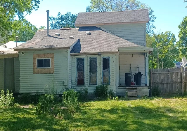 Photo 3 of Single family home for sale at 921 Monroe St, Saginaw, MI 48602 | MLS# 61050209715 | Listing updated on 2026-07-15