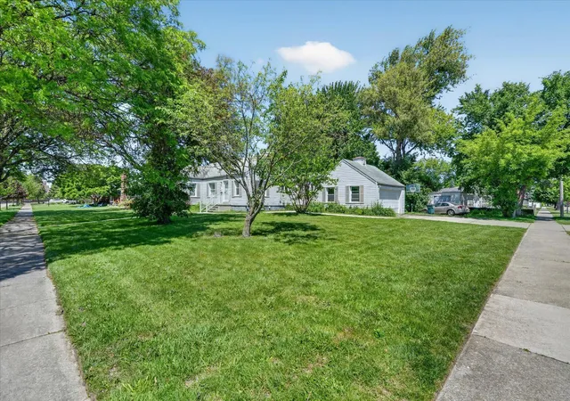 Photo 3 of Single family home for sale at 14000 Wales St, Oak Park, MI 48237 | MLS# 81026026195 | Listing updated on 2026-08-28