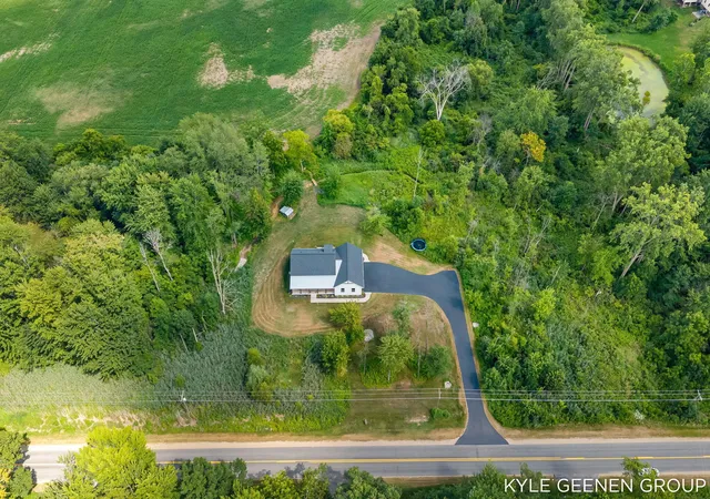69th image of 312 48th Ave, Zeeland, MI 49464 | MLS# 71026026200