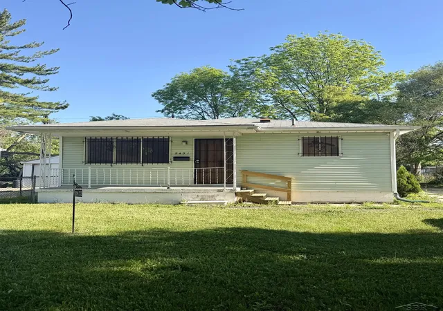Photo 1 of Single family home for sale at 2431 Ledyard St, Saginaw, MI 48601 | MLS# 61050209722 | Listing updated on 2026-06-01