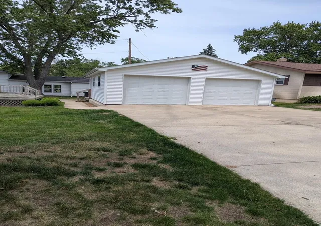 Homes for sale in Bridgman City Berrien, MI | 9567 Maplewood Ave, Bridgman City Berrien, MI 49106 | MLS# 69026026212