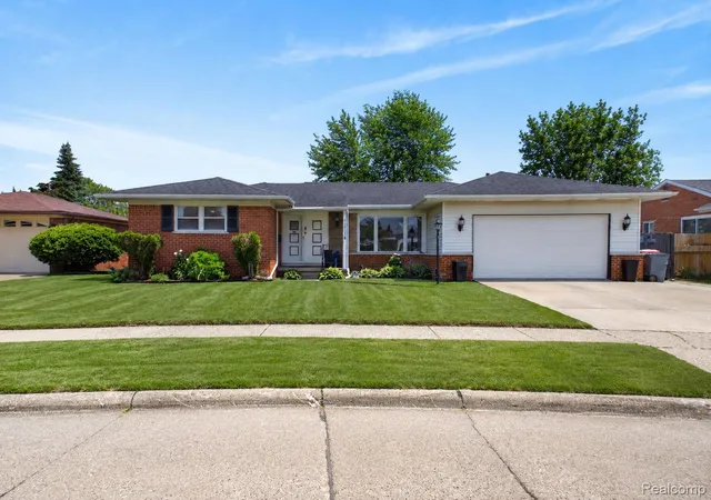 Photo 1 of Single family home for sale at 31822 Slumber Ln, Fraser, MI 48026 | MLS# 20261040102 | Listing updated on 2026-06-18