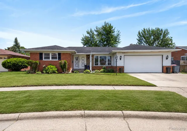 Photo 2 of Single family home for sale at 31822 Slumber Ln, Fraser, MI 48026 | MLS# 20261040102 | Listing updated on 2026-06-18