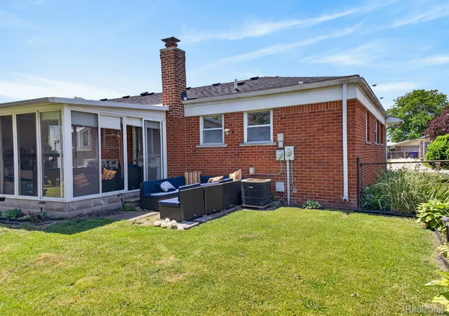 Photo 3 of Single family home for sale at 31822 Slumber Ln, Fraser, MI 48026 | MLS# 20261040102 | Listing updated on 2026-06-18