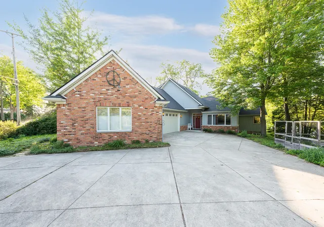 Photo 3 of Single family home for sale at 8790 Hendricks Dr, Brighton, MI 48116 | MLS# 81026026227 | Listing updated on 2026-09-14