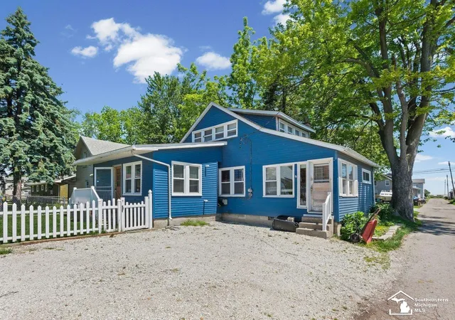 Homes for sale in Luna Pier City Monroe, MI | 4346 4th St, Luna Pier City Monroe, MI 48157 | MLS# 57050209740