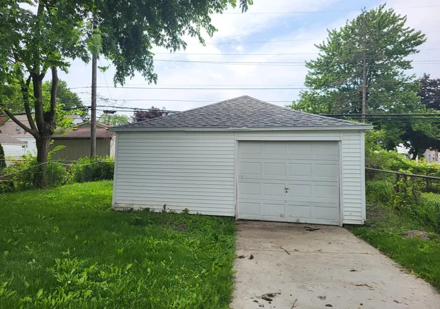 Photo 3 of Single family home for sale at 21769 Donald Ave, Eastpointe, MI 48021 | MLS# 81026026247 | Listing updated on 2026-07-30