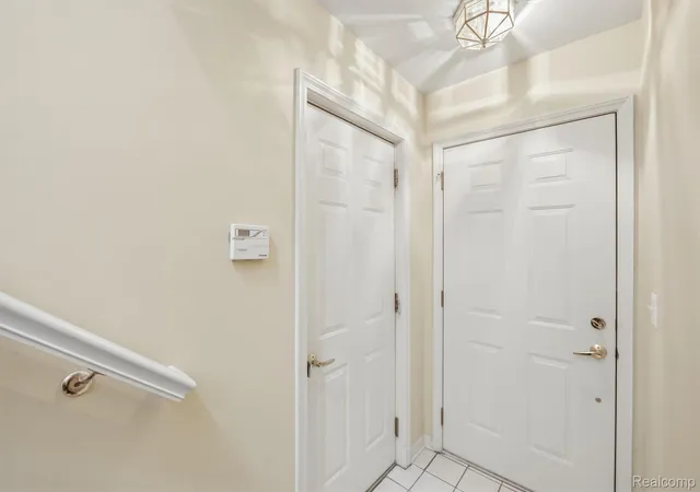 Listing Photo 5 - Condo for sale in building located at 28284 Carlton Wy Dr, Novi, MI 48377