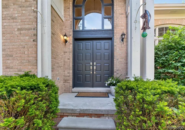 Photo 3 of Single family home for sale at 7359 Colchester Ln, West Bloomfield, MI 48322 | MLS# 20261040146 | Listing updated on 2026-06-21
