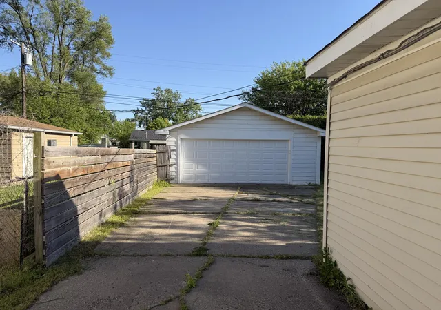 17th image of 2190 Garrick Ave, Warren, MI 48091 | MLS# 81026026266