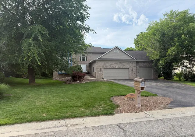 Photo 2 of Single family home for sale at 8318 Ml Pointe Ct, Goodrich, MI 48438 | MLS# 20261040173 | Listing updated on 2026-08-29